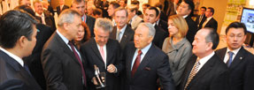 Dr. Glinzerer with Nursultan Nasarbajew, President of Kasakhstan